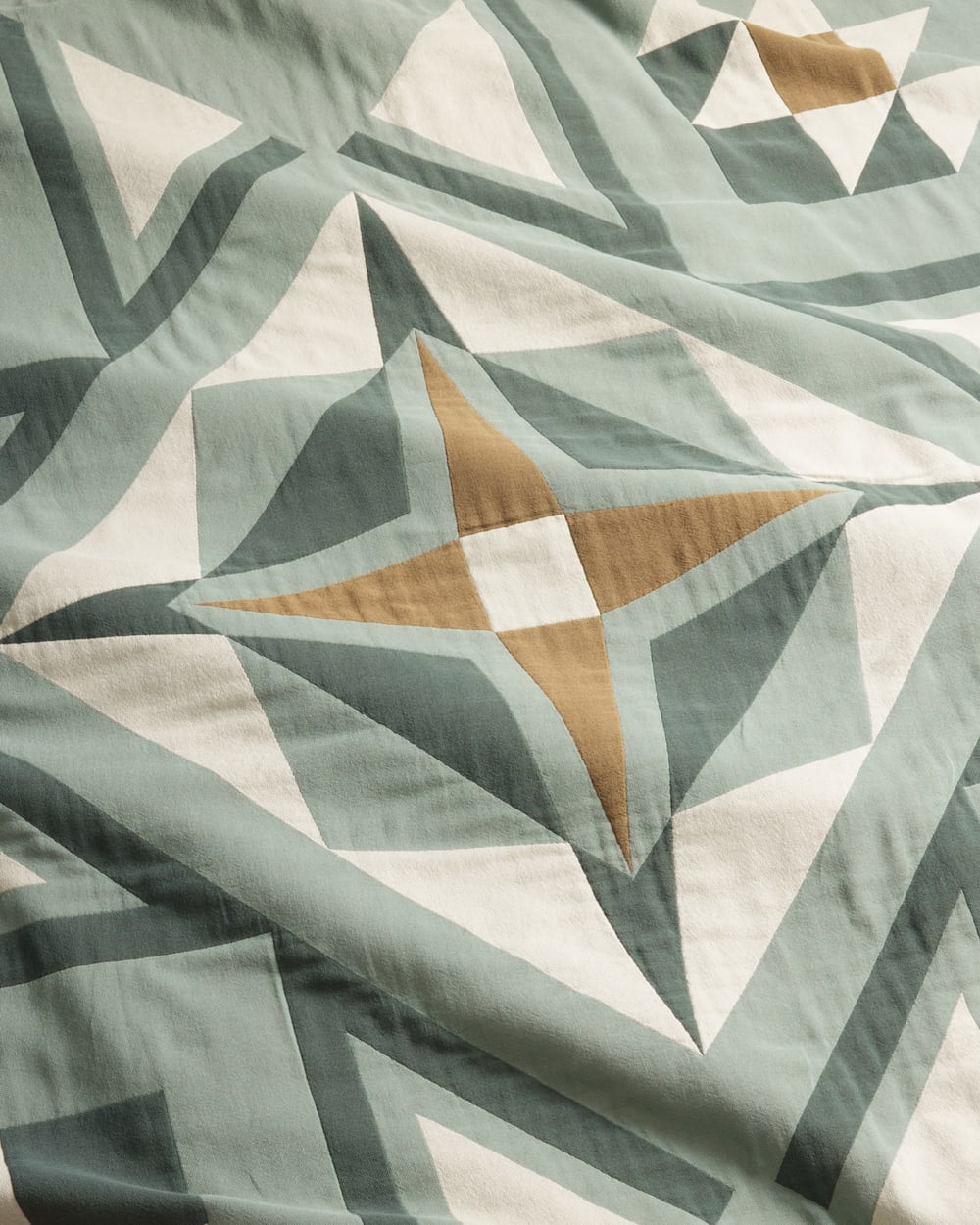 Quilted Star Cotton Matelasse Shale King Size