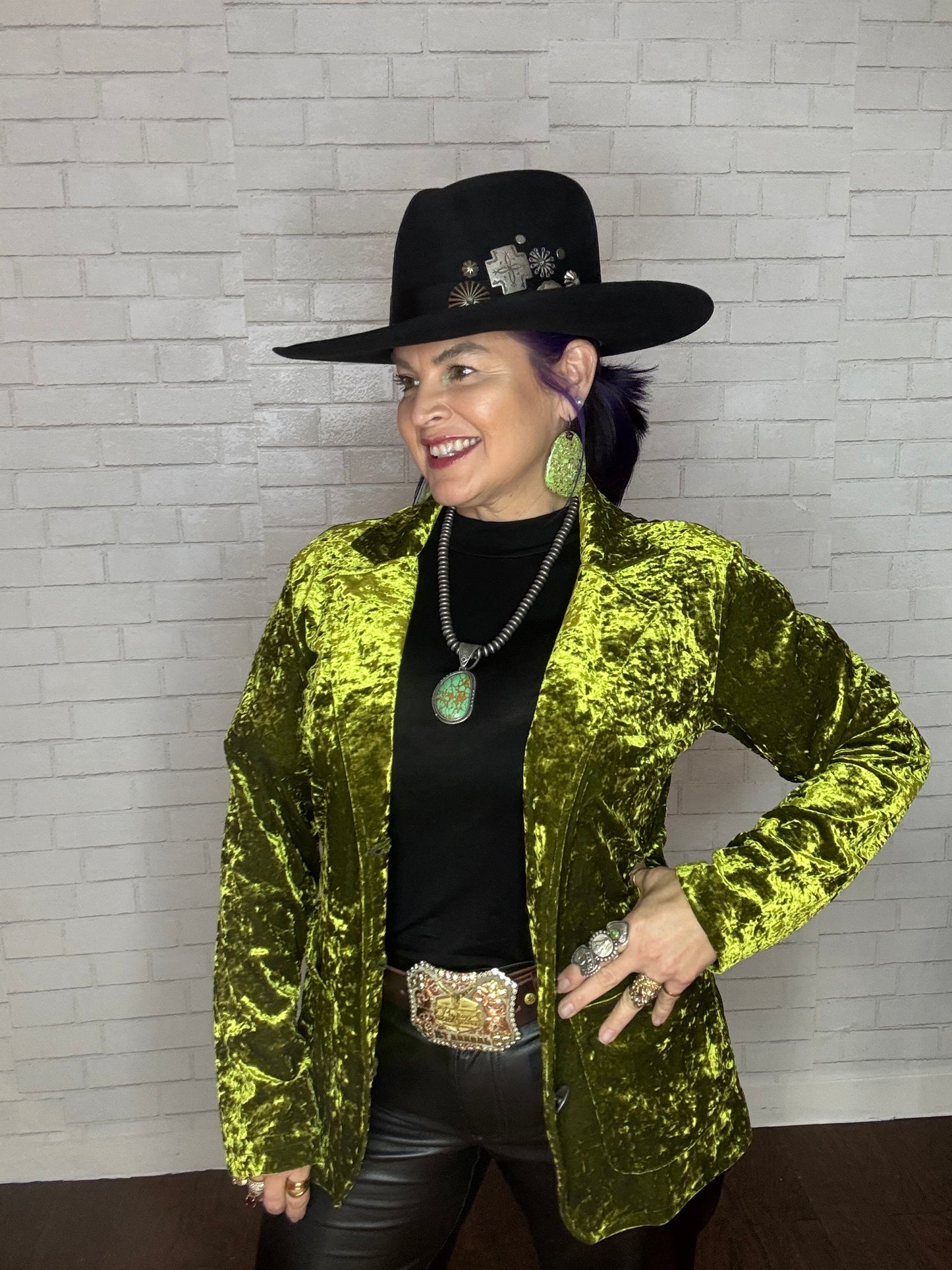 Silver Roundel Pearl Bead Green stone pendant necklace