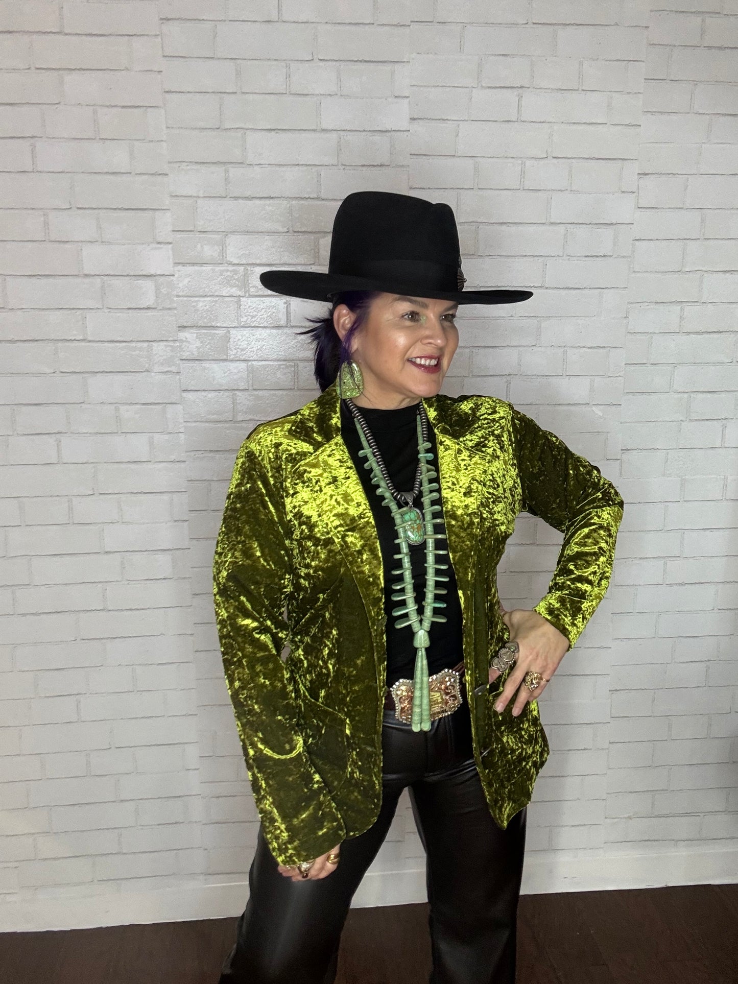 Silver Roundel Pearl Bead Green stone pendant necklace