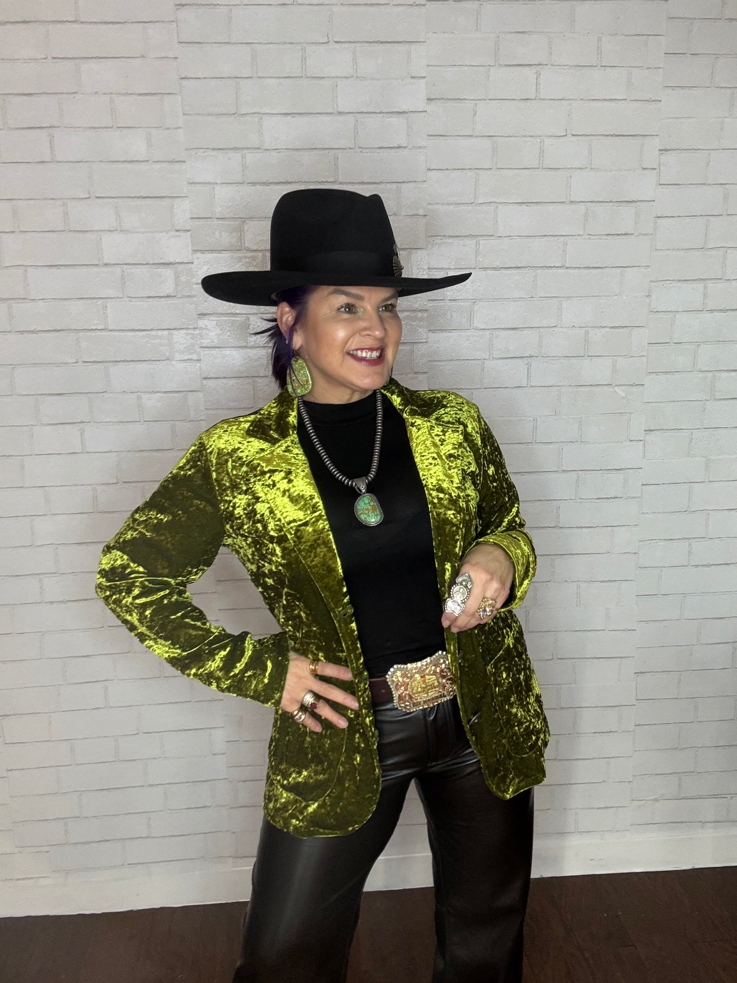 Silver Roundel Pearl Bead Green stone pendant necklace