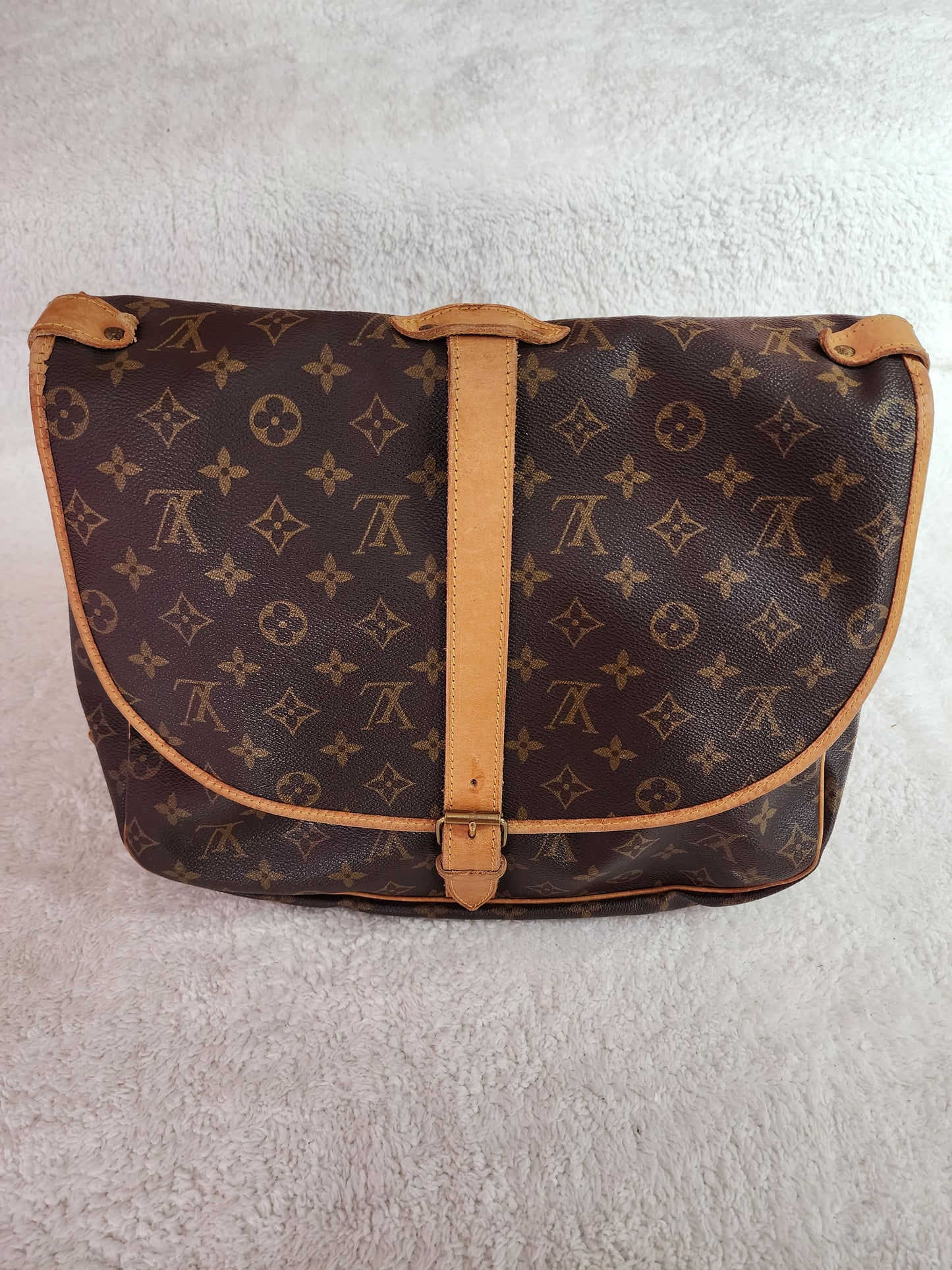 Pre-Loved Louis Vuitton Monogram Saumur 35