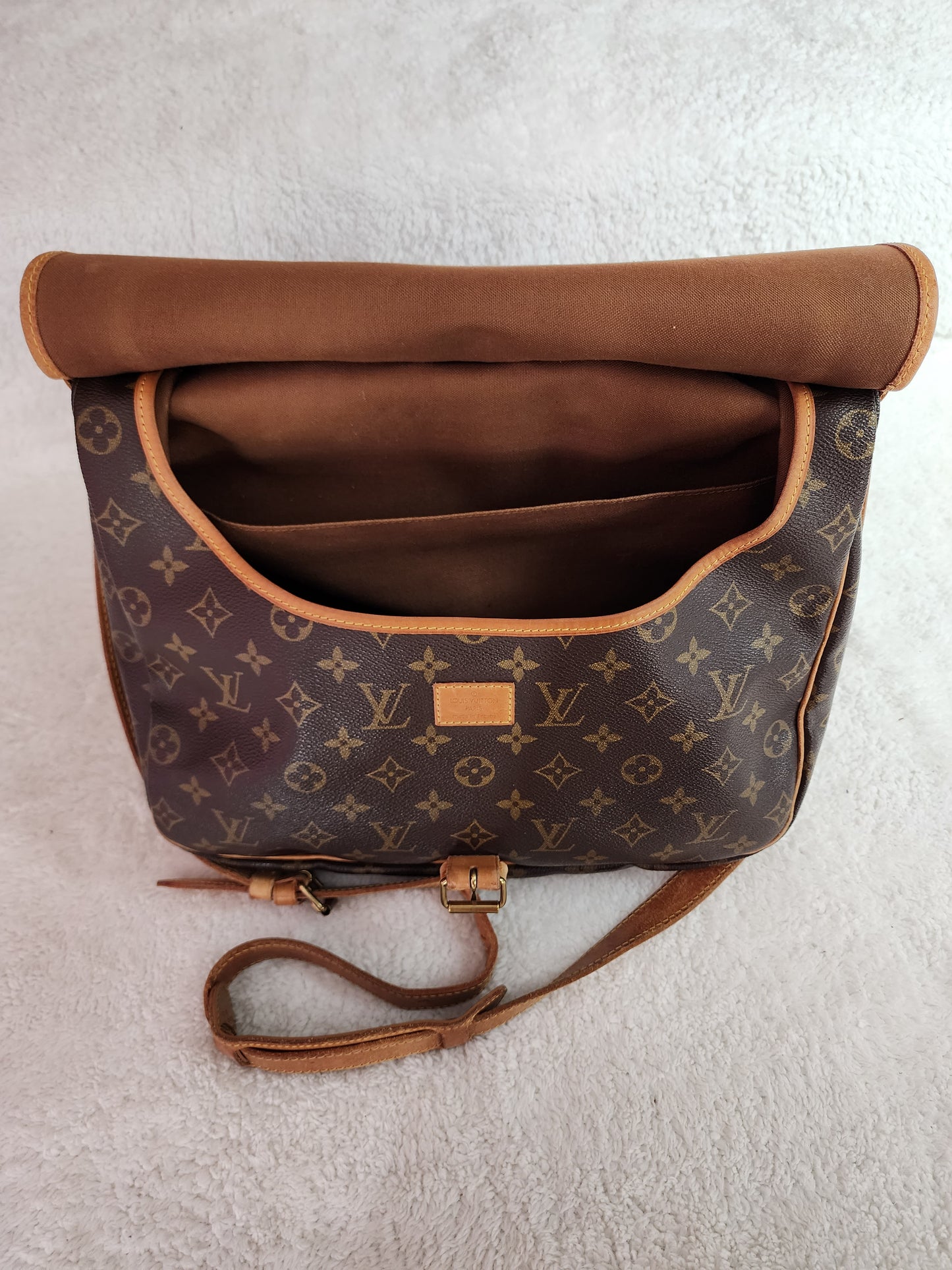 Pre-Loved Louis Vuitton Monogram Saumur 35