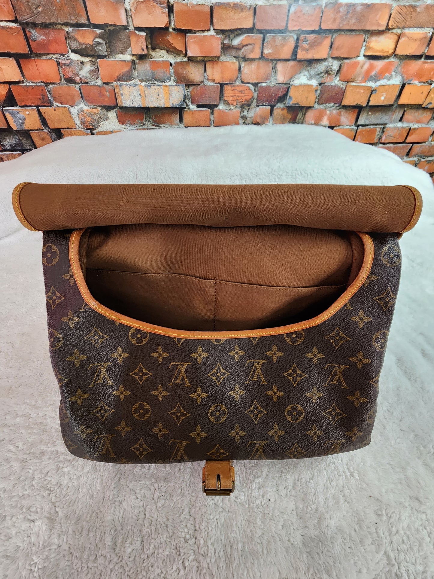 Pre-Loved Louis Vuitton Monogram Saumur 35
