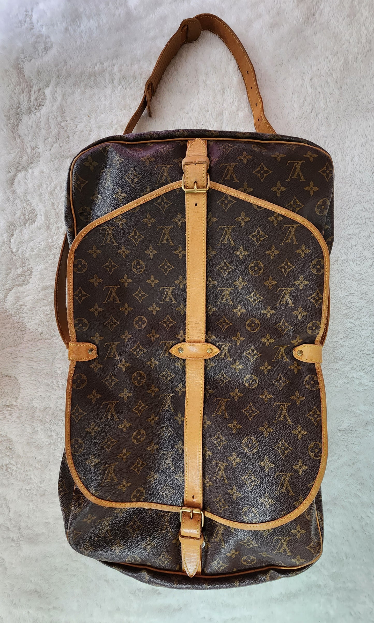 Pre-Loved Louis Vuitton Monogram Saumur 35