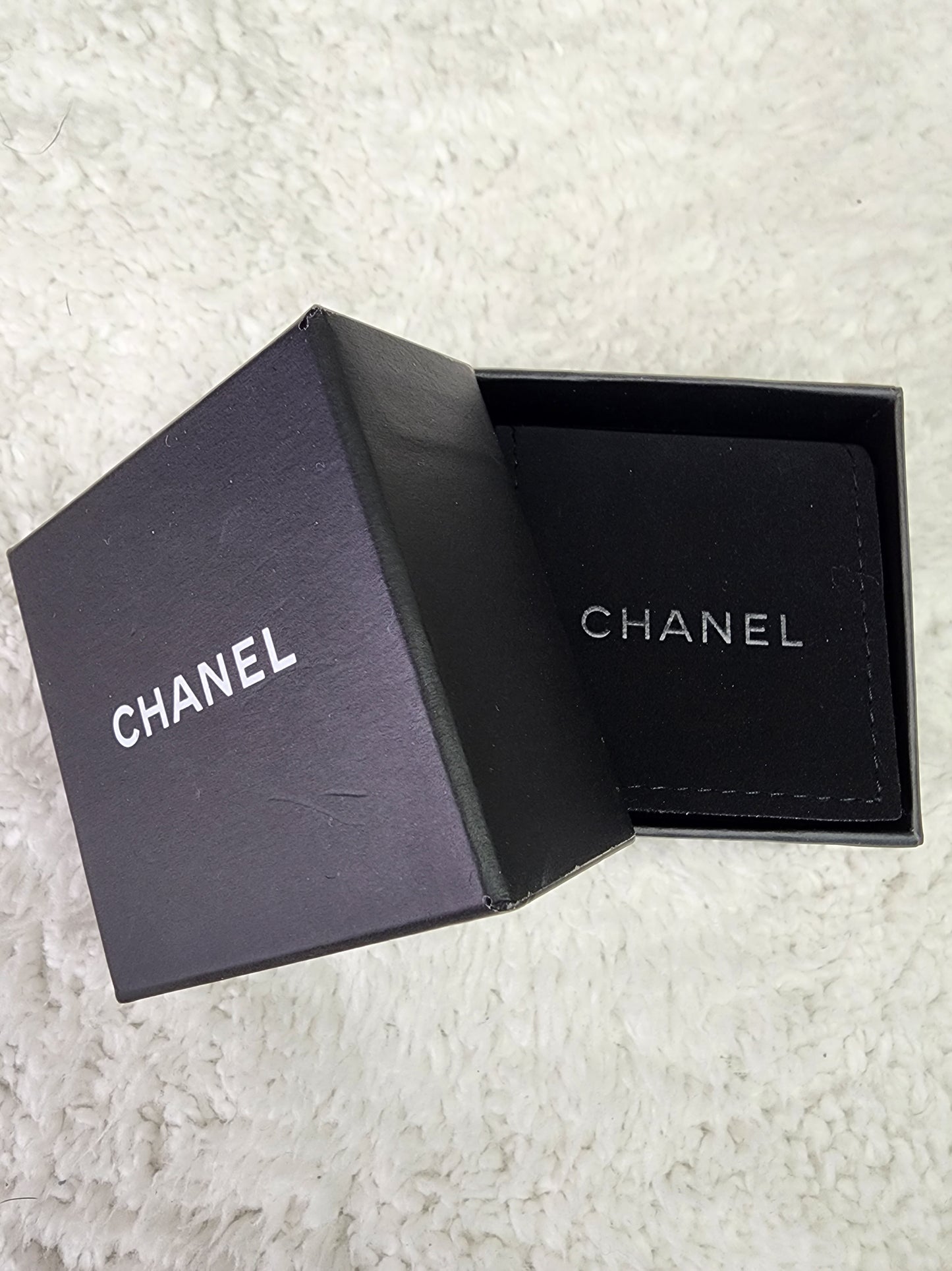 Pre-Loved Chanel Pearl Earrings