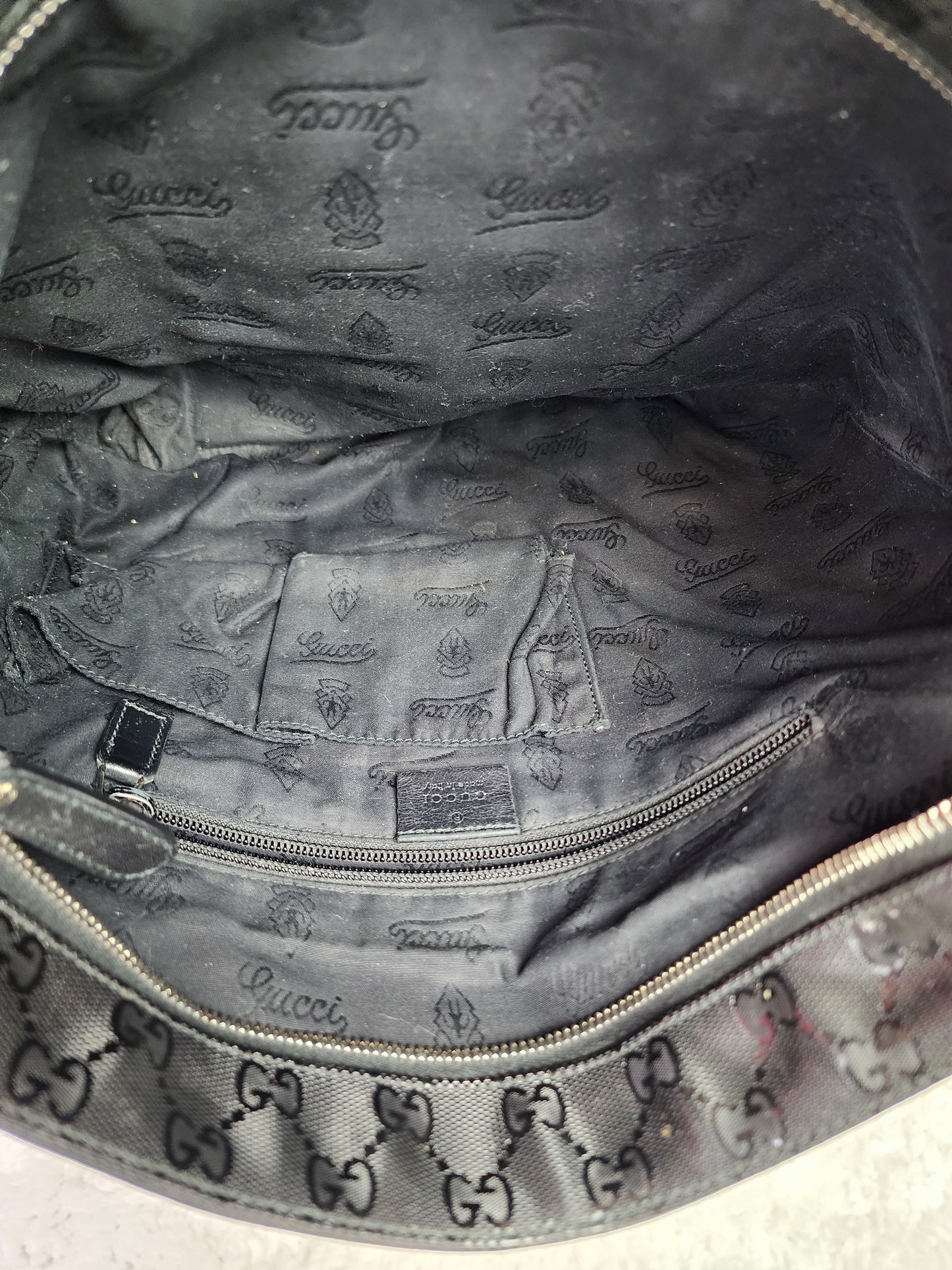 Pre-Loved Gucci Messenger Bag