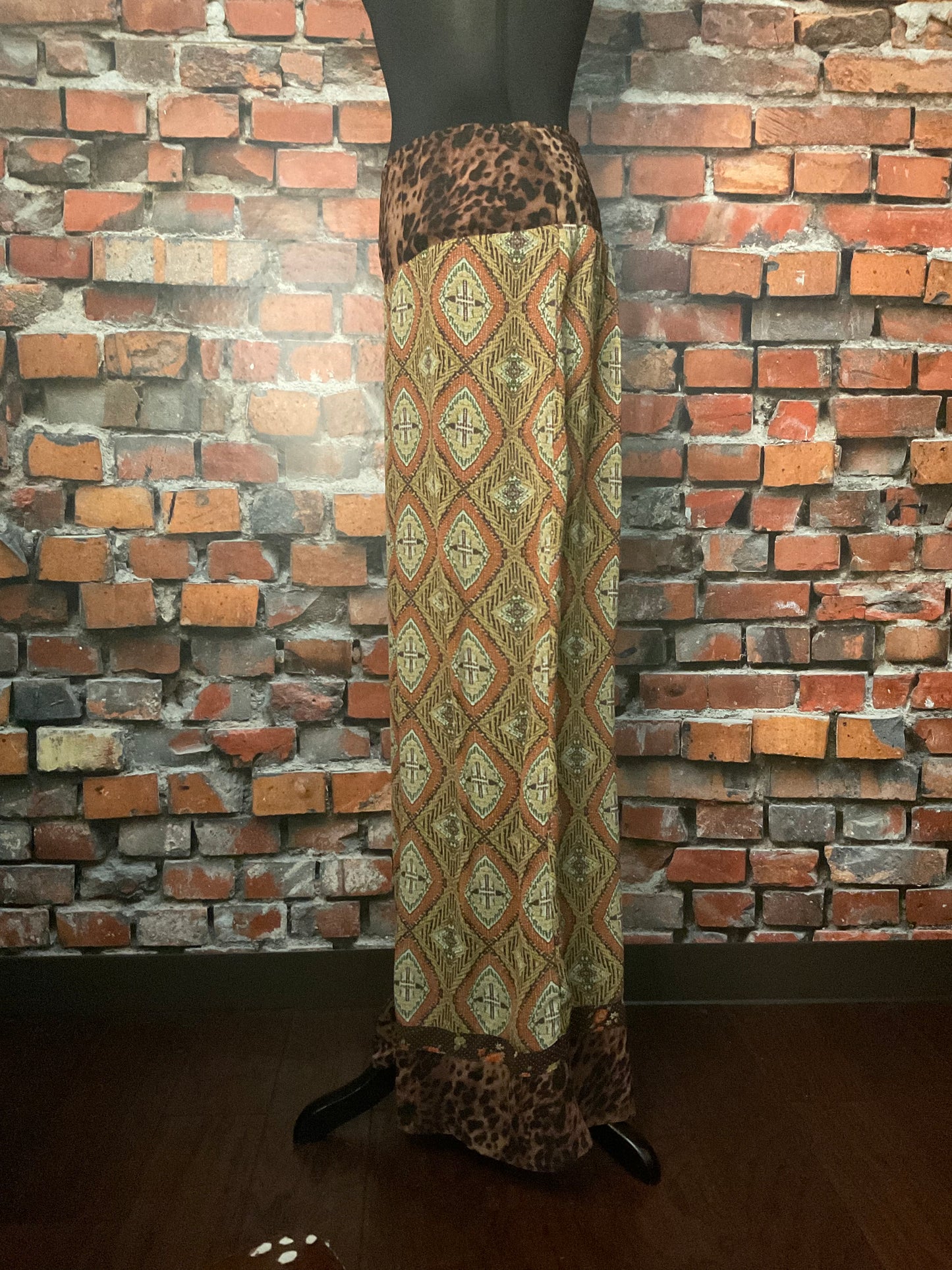 Flowing Pant with Leopard Print Waist