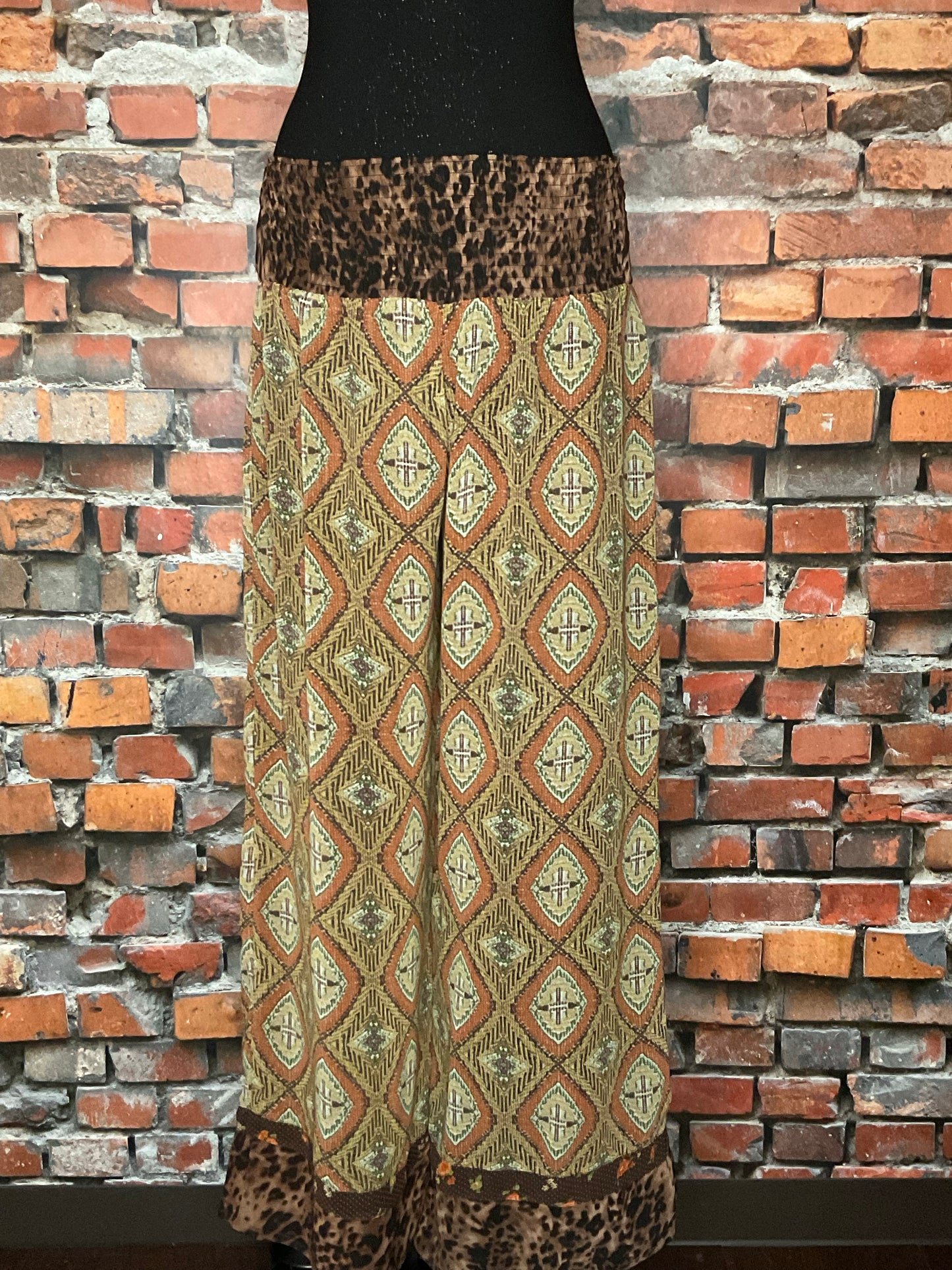 Flowing Pant with Leopard Print Waist