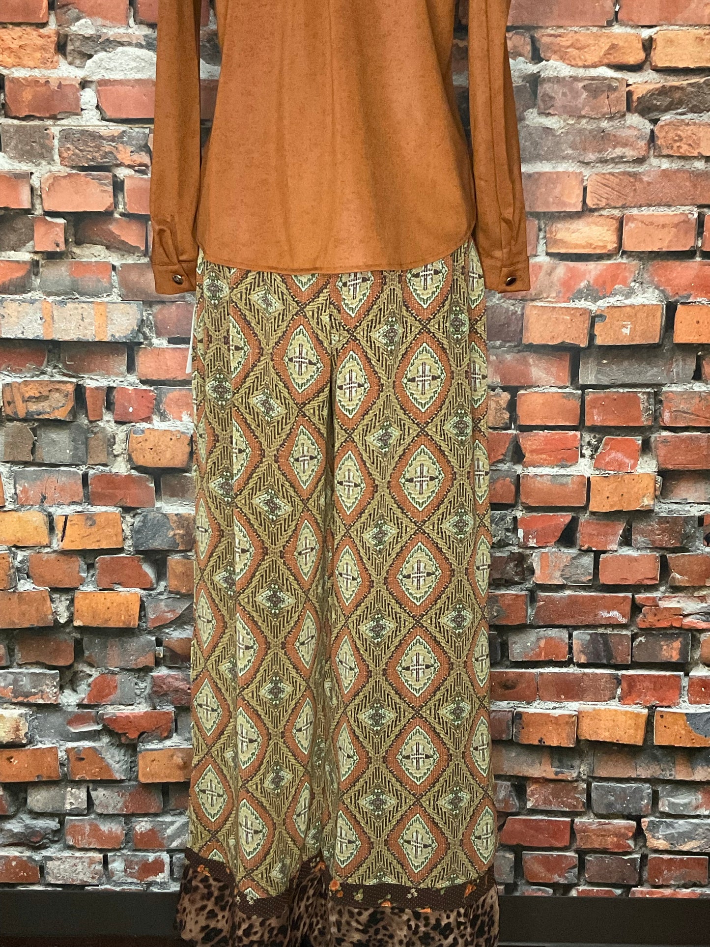 Flowing Pant with Leopard Print Waist