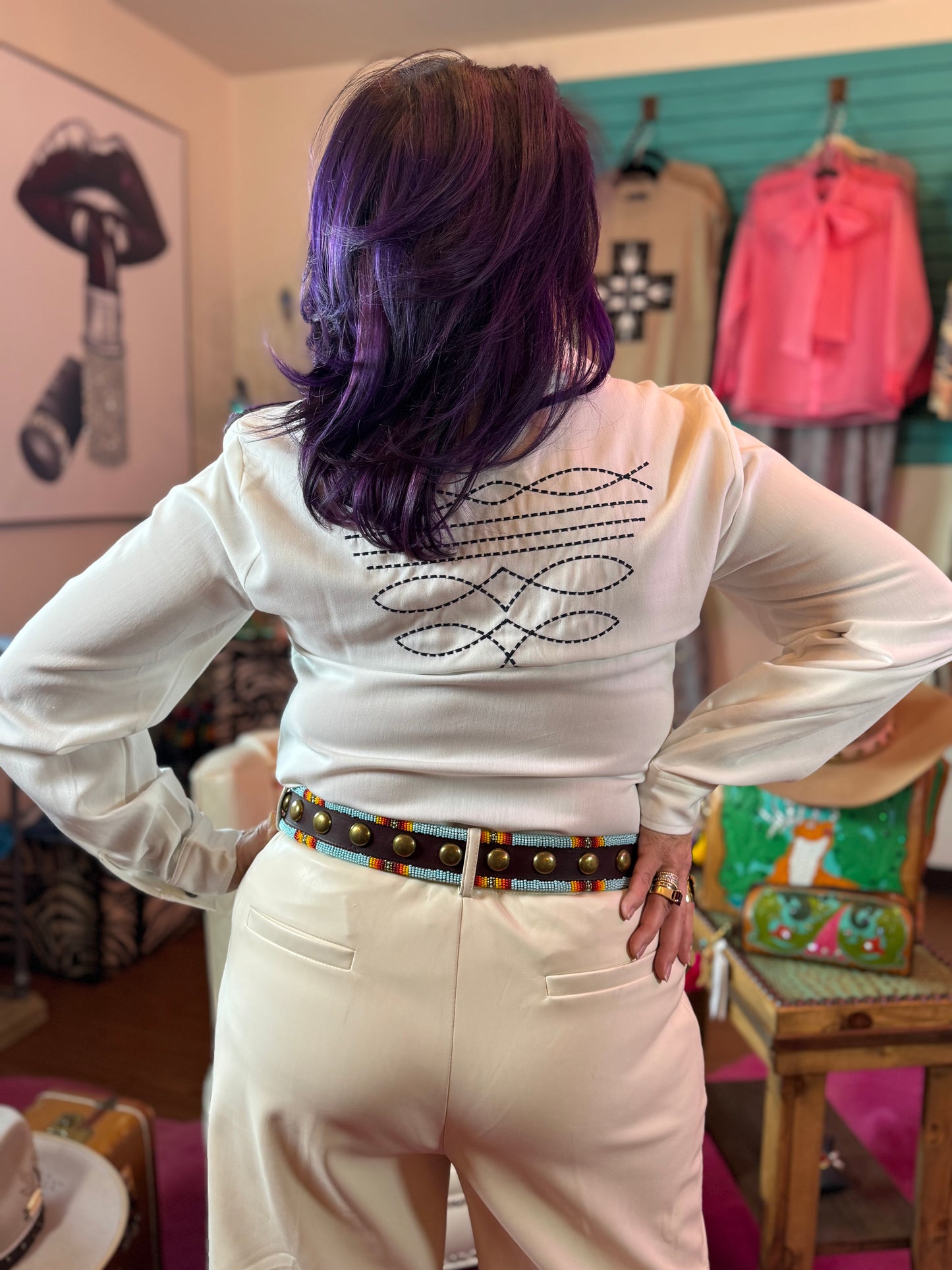Boot Stitch Embroidered White Top w/Turquoise Snaps