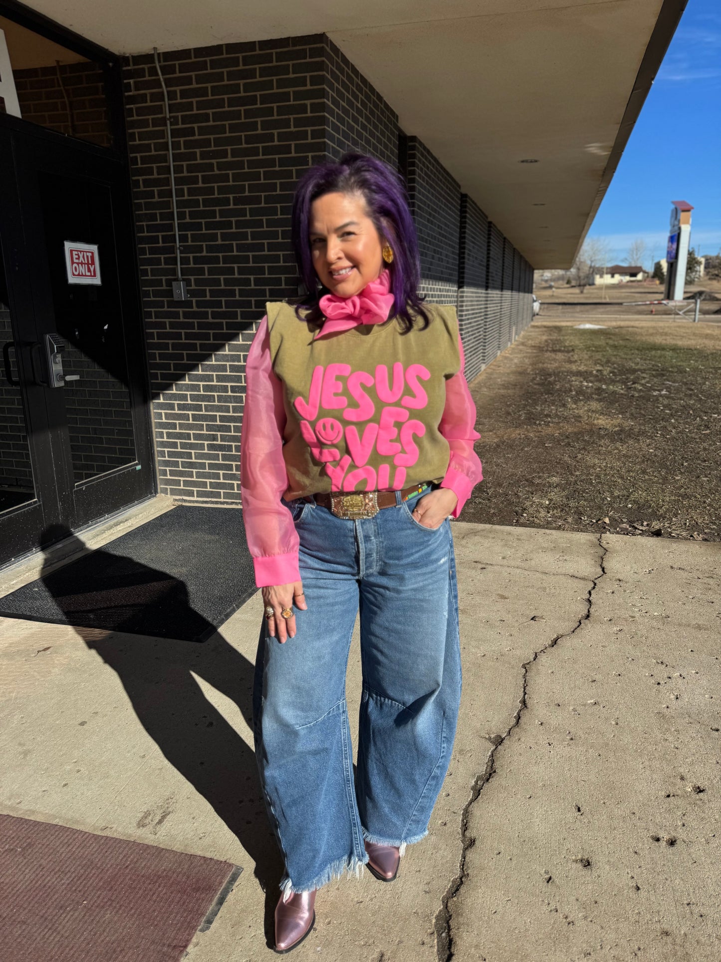 Smiley JESUS Loves You Puff Tank