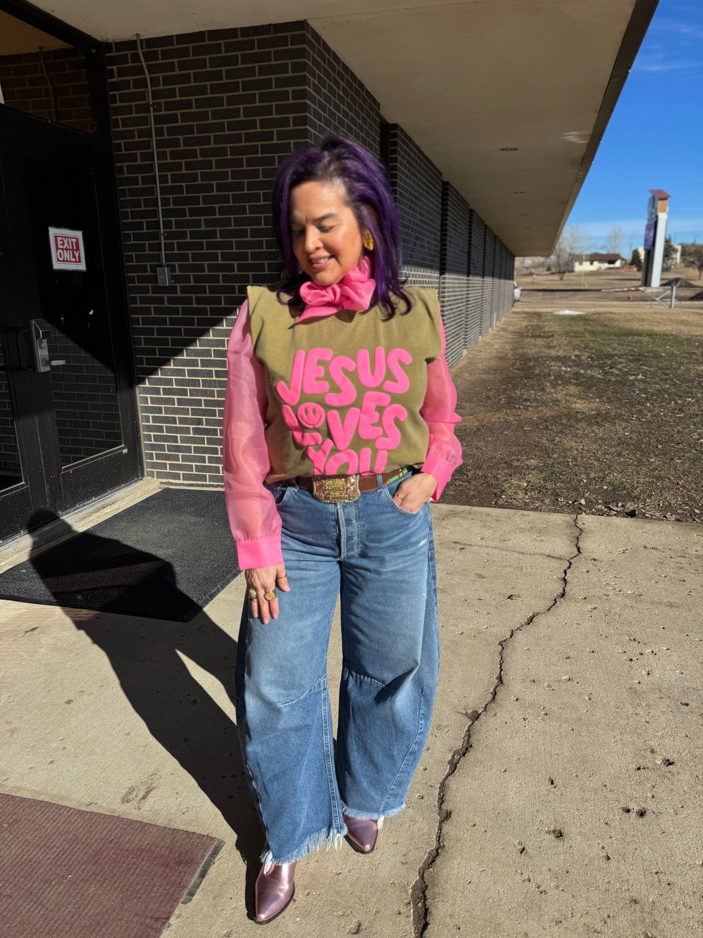 Smiley JESUS Loves You Puff Tank