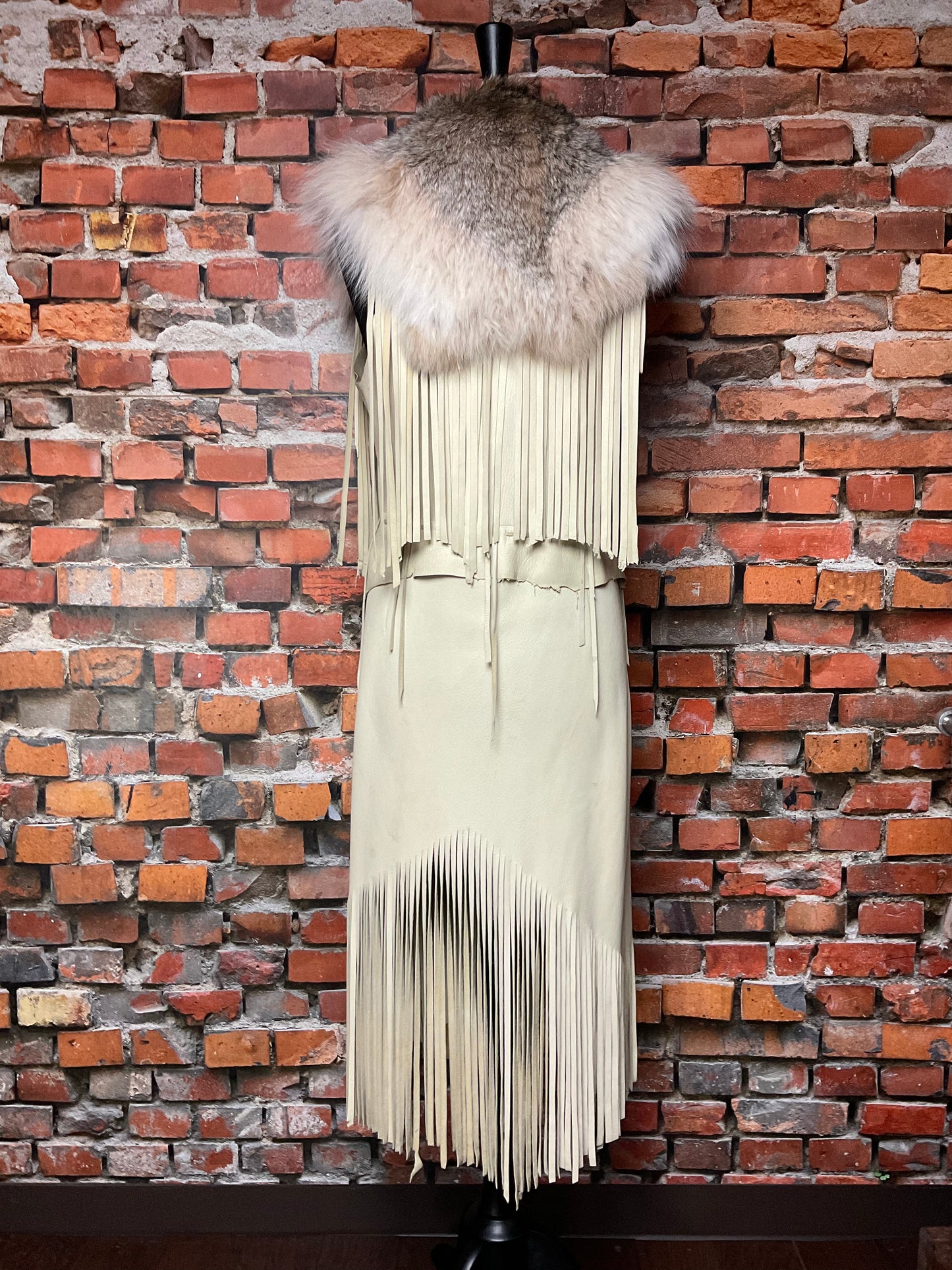 Long Leather Vest with Lynx Fur