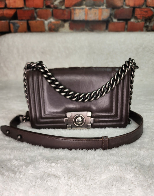 Pre-Loved Chanel Boy Handbag